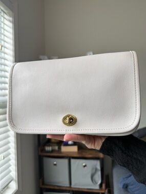 Authentic Rare Coach Pocket Purse in White (1997)
